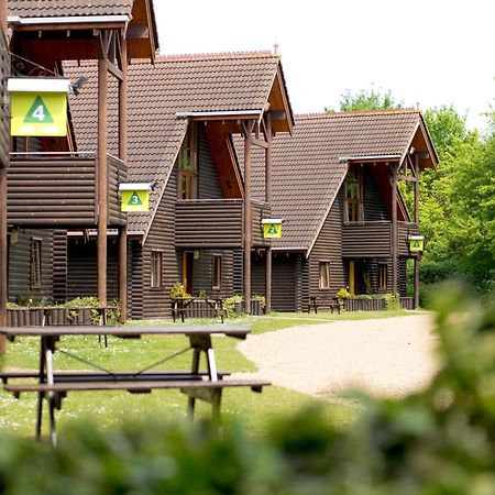 YHA London Lee Valley Cheshunt Esterno foto