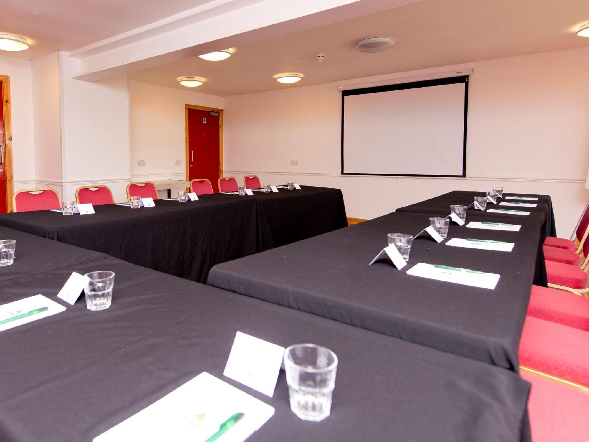 YHA London Lee Valley Cheshunt Esterno foto
